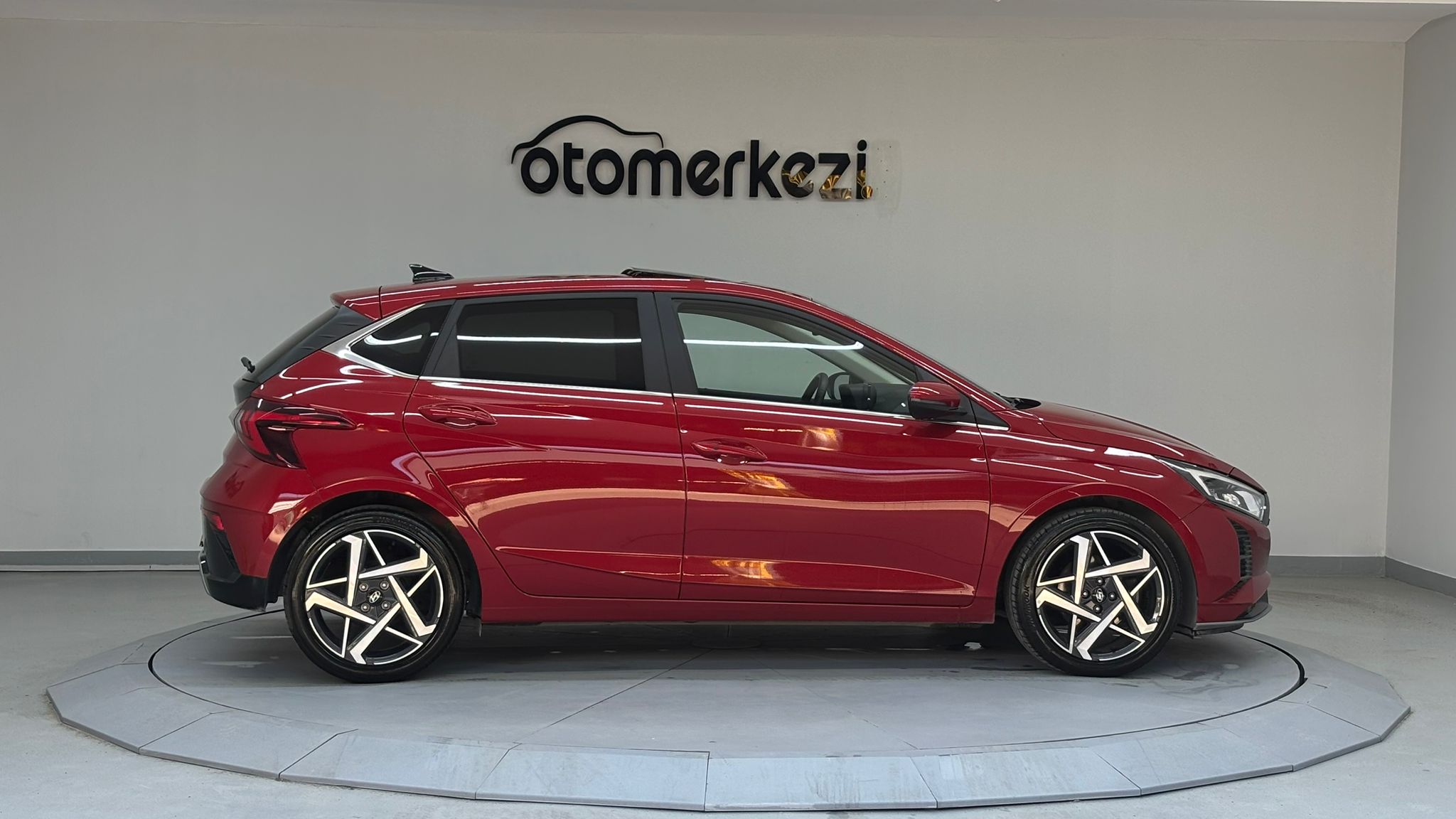 HYUNDAI i20 24